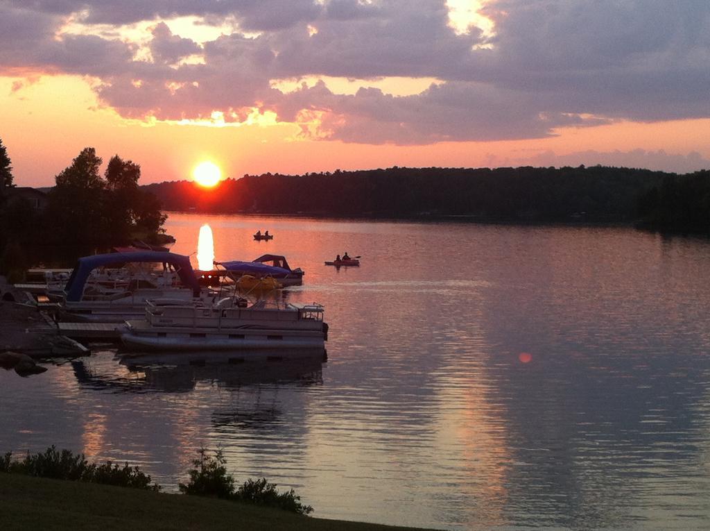 Lake Lauzon Resort Blind River Oda fotoğraf